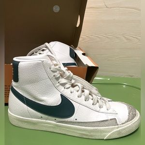 Nike blazer mid, women’s 10.5 men’s 9